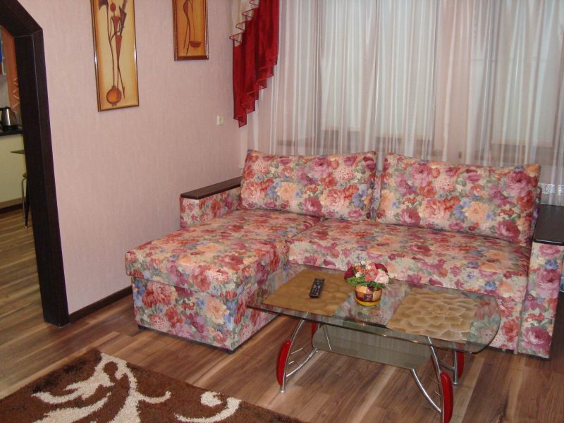 Зняти  однокімнатну квартиру напівлюкс по вул. Леоніда Жаботиньского, 47А